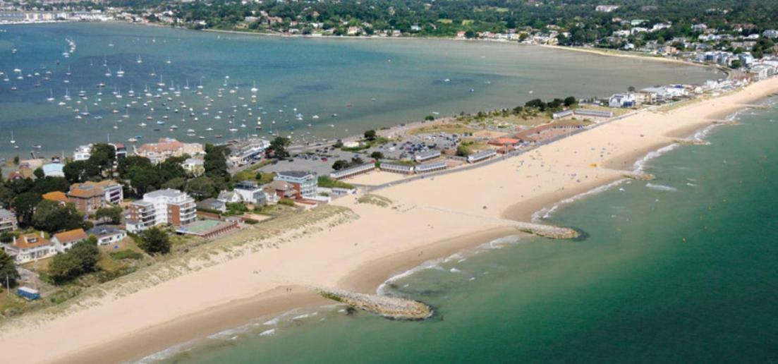 Sea Breeze Lägenhet Poole Exteriör bild