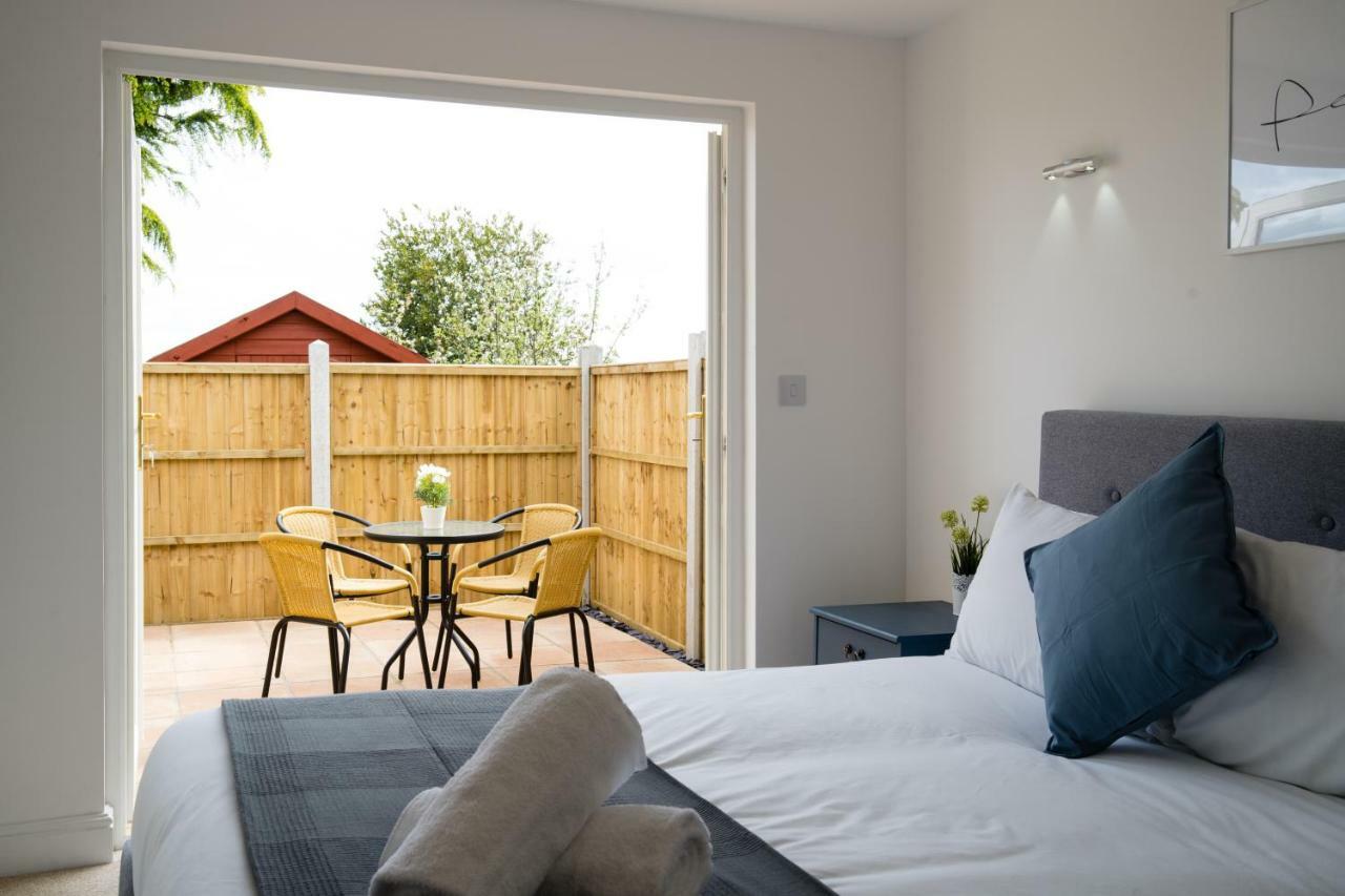 Sea Breeze Lägenhet Poole Exteriör bild